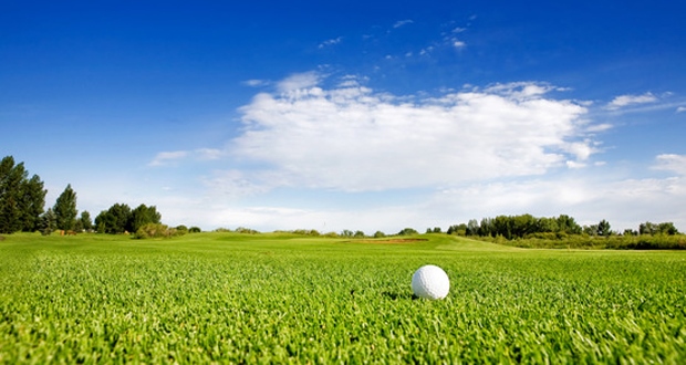 Kurzurlaub mit Hund auf dem Golfplatz