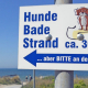 Hundebadestrand Hinweis auf Leine